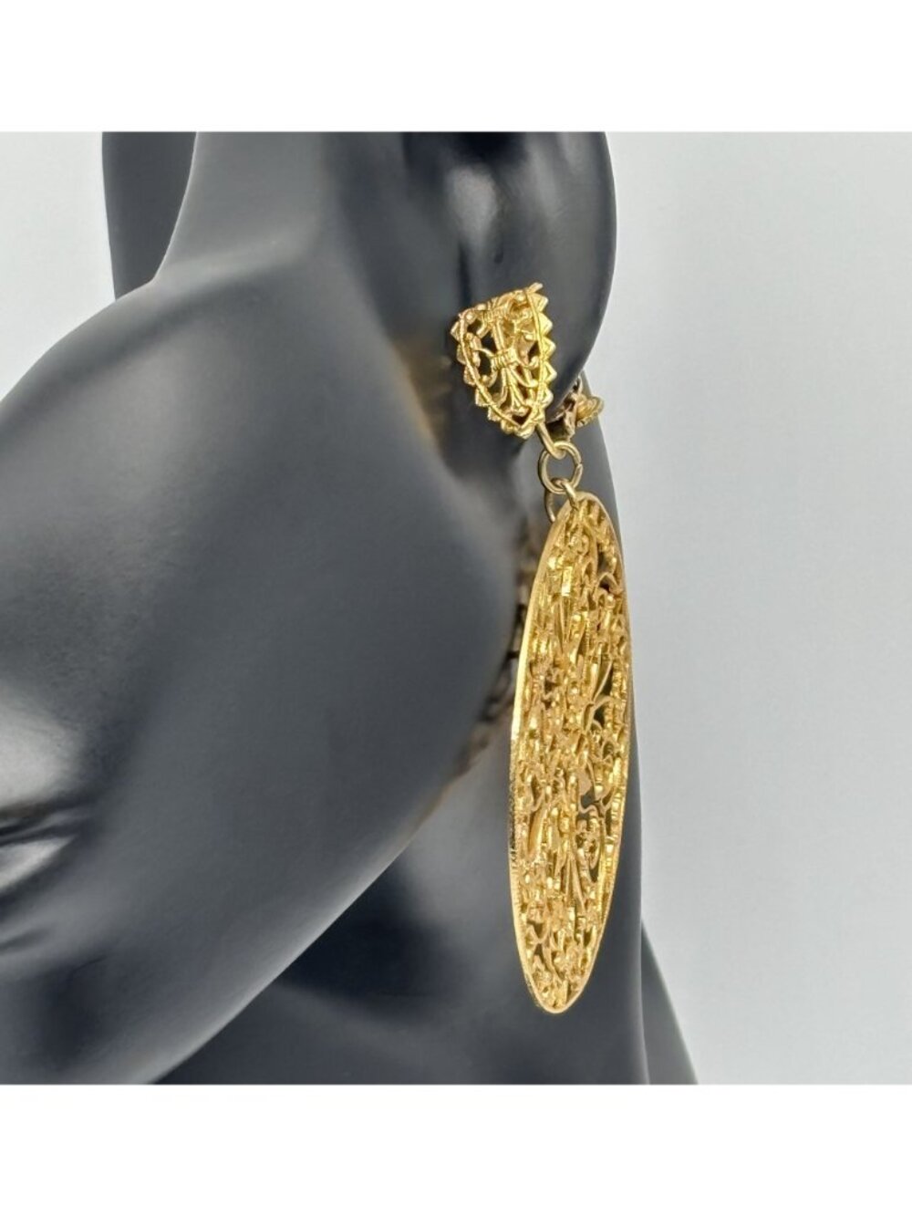 Vintage Napier Earrings Gold-Tone X-Large Round Dangling Discs Filigree Clip-Ons - Picture 2 of 15